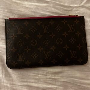 Authentic Louis Vuitton Neverfull Pochette- Pink